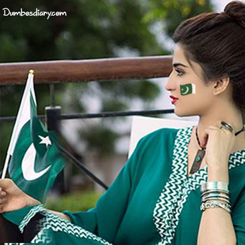 Jashn-e-Azadi-girl-with-pakistani-flag