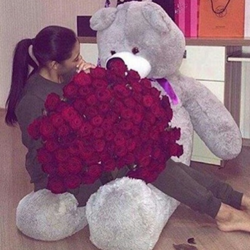 girl-with-teddy-bear-and-red-roses