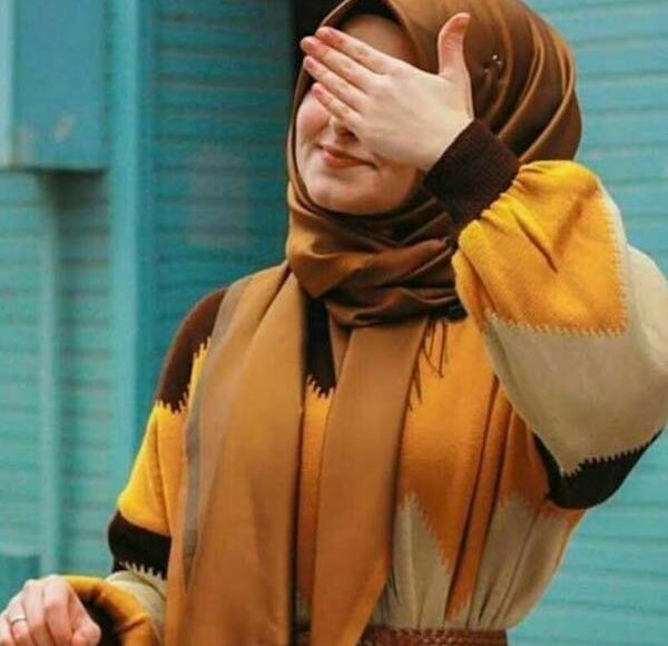 cute-hijabi-girl-hidden-face